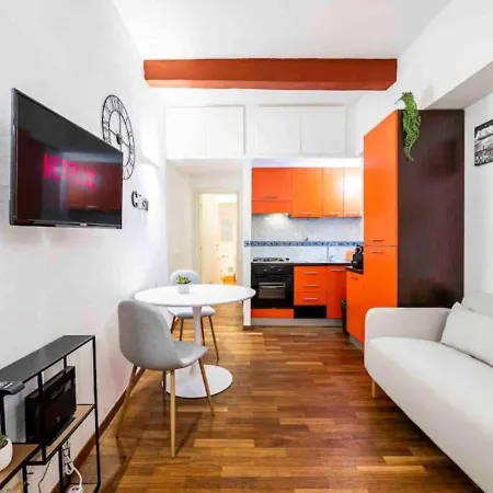 Via Buonarroti, 8 - 12 Minutes Walk To Duomo - Bright & Cozy - Charming Apartment *