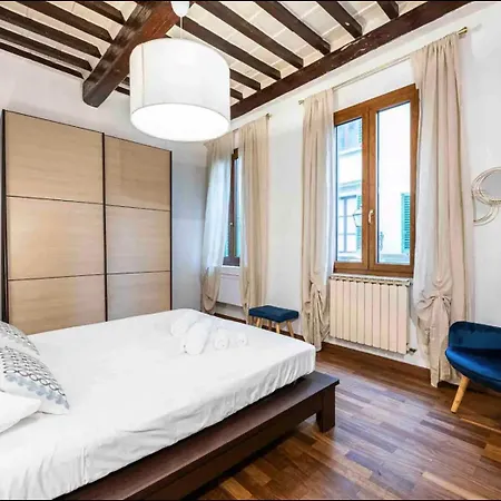 Via Buonarroti, 8 - 12 Minutes Walk To Duomo - Bright & Cozy - Charming Apartment Florence
