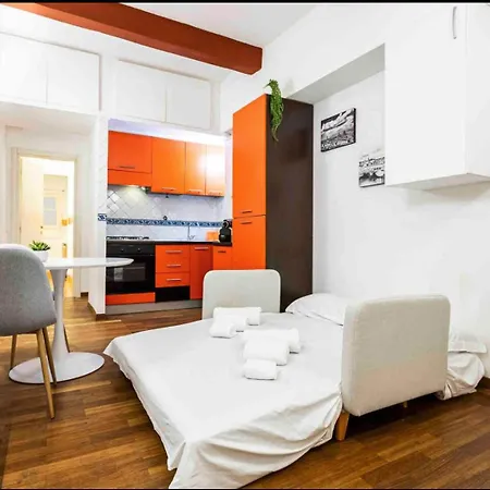 Via Buonarroti, 8 - 12 Minutes Walk To Duomo - Bright & Cozy - Charming Apartment